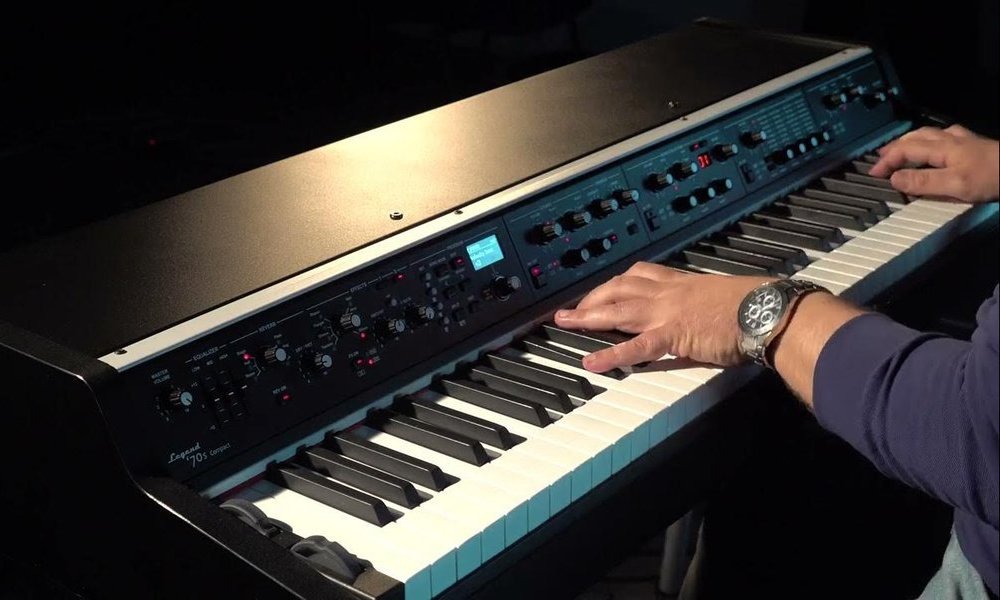 Legend 70s distributor, Canada